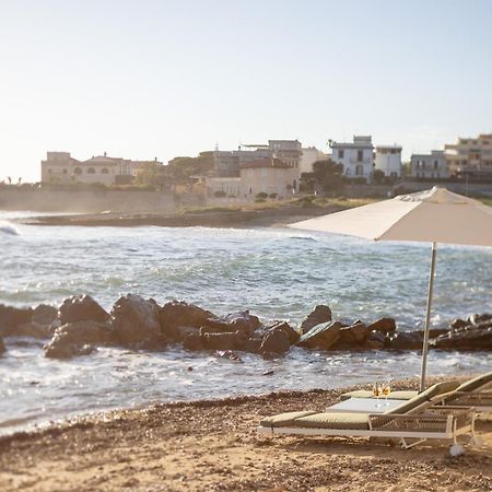 Le Suites Sul Mare Di Esterina Civitavecchia Exteriör bild