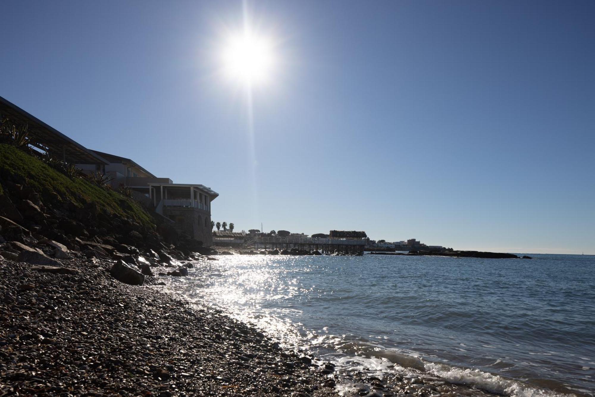Le Suites Sul Mare Di Esterina Civitavecchia Exteriör bild