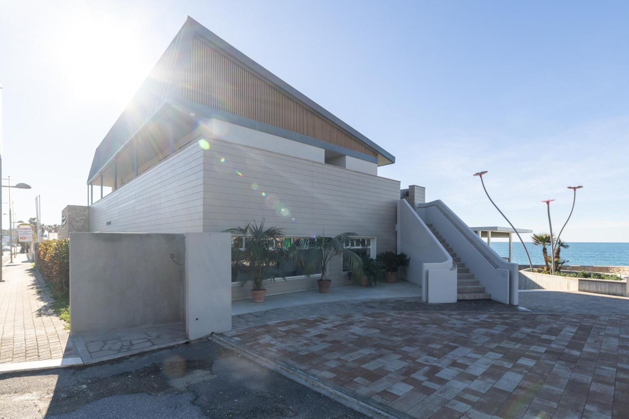 Le Suites Sul Mare Di Esterina Civitavecchia Exteriör bild