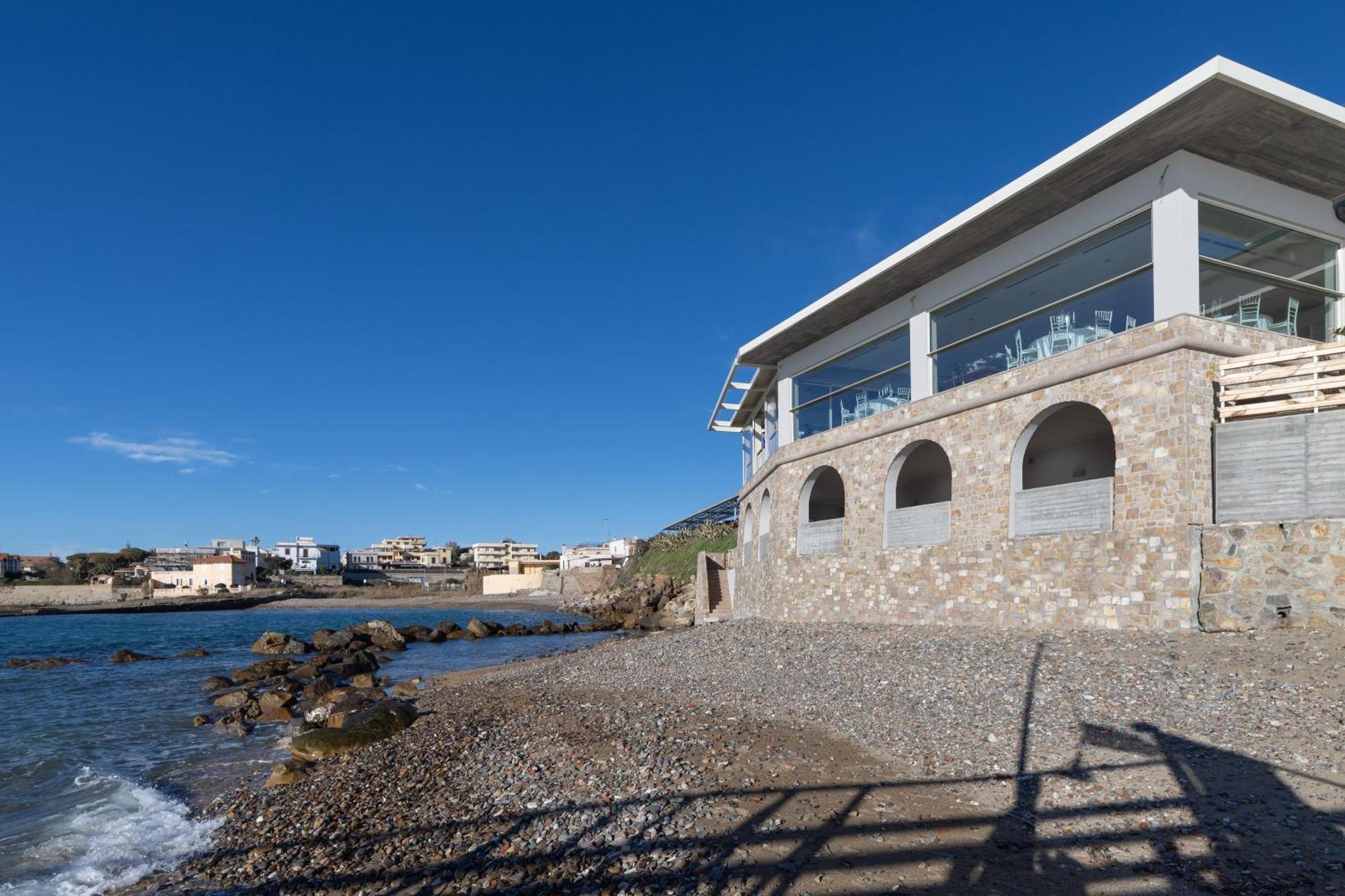 Le Suites Sul Mare Di Esterina Civitavecchia Exteriör bild