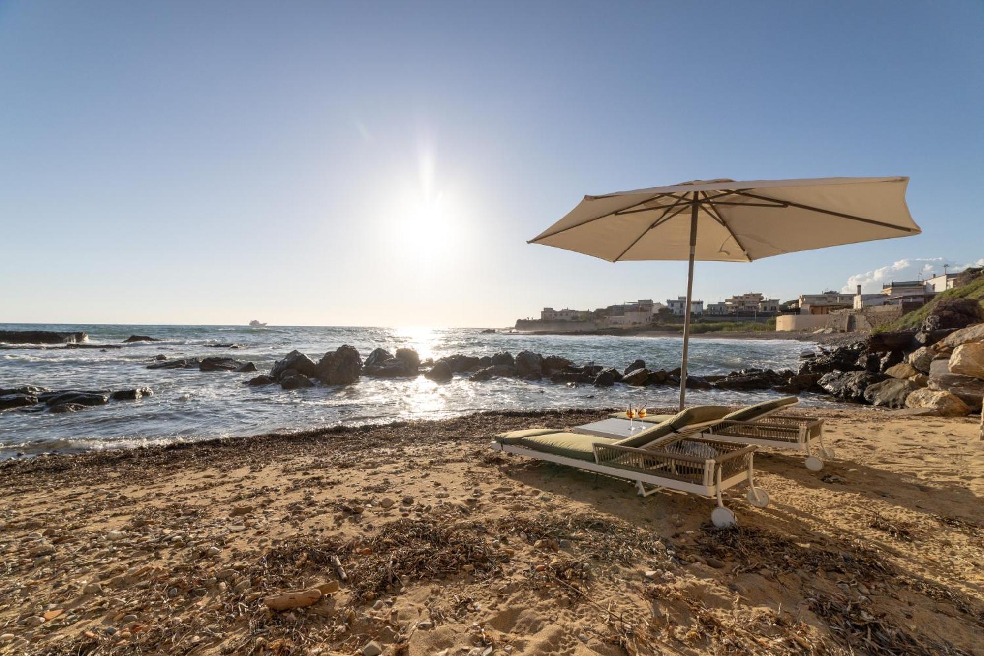 Le Suites Sul Mare Di Esterina Civitavecchia Exteriör bild