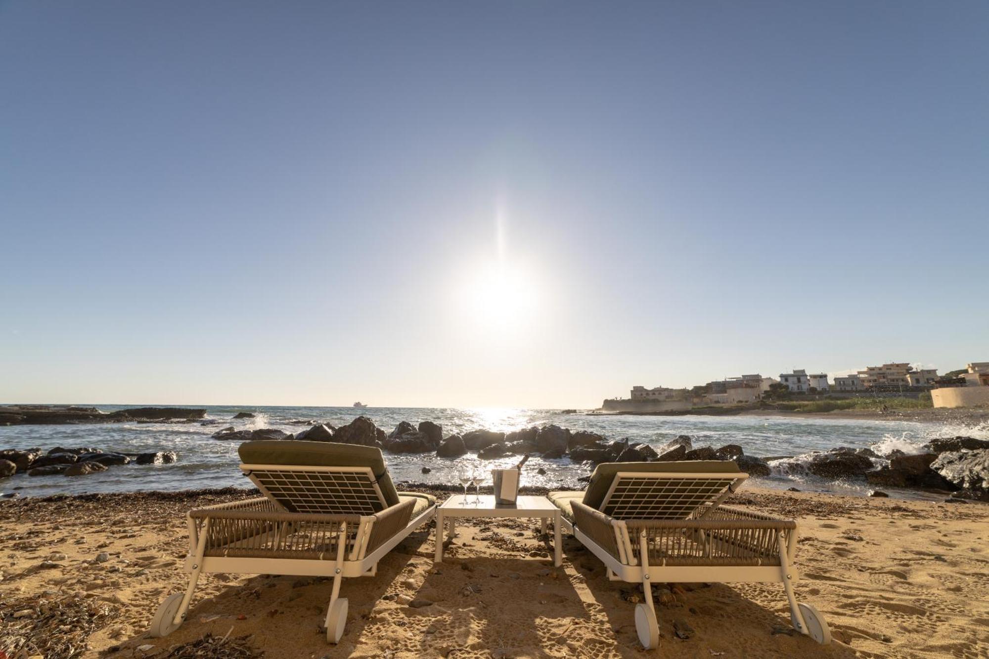 Le Suites Sul Mare Di Esterina Civitavecchia Exteriör bild