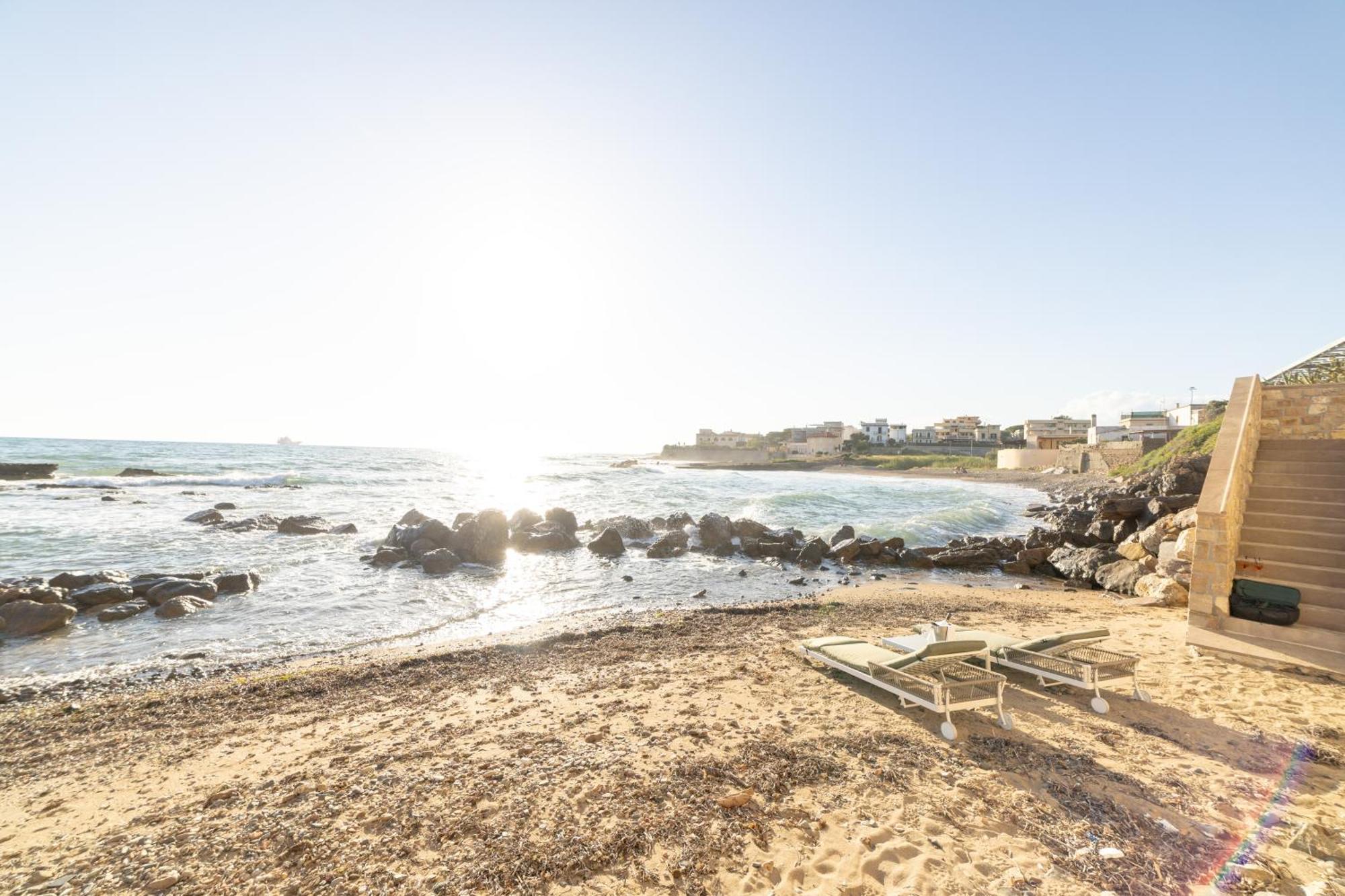 Le Suites Sul Mare Di Esterina Civitavecchia Exteriör bild