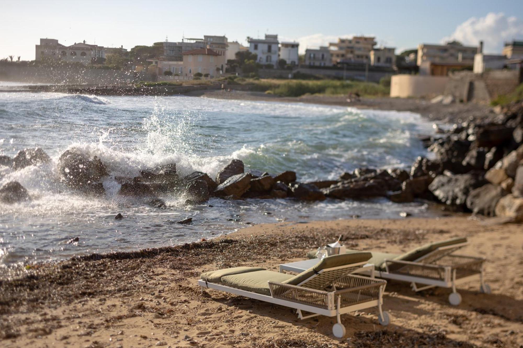 Le Suites Sul Mare Di Esterina Civitavecchia Exteriör bild