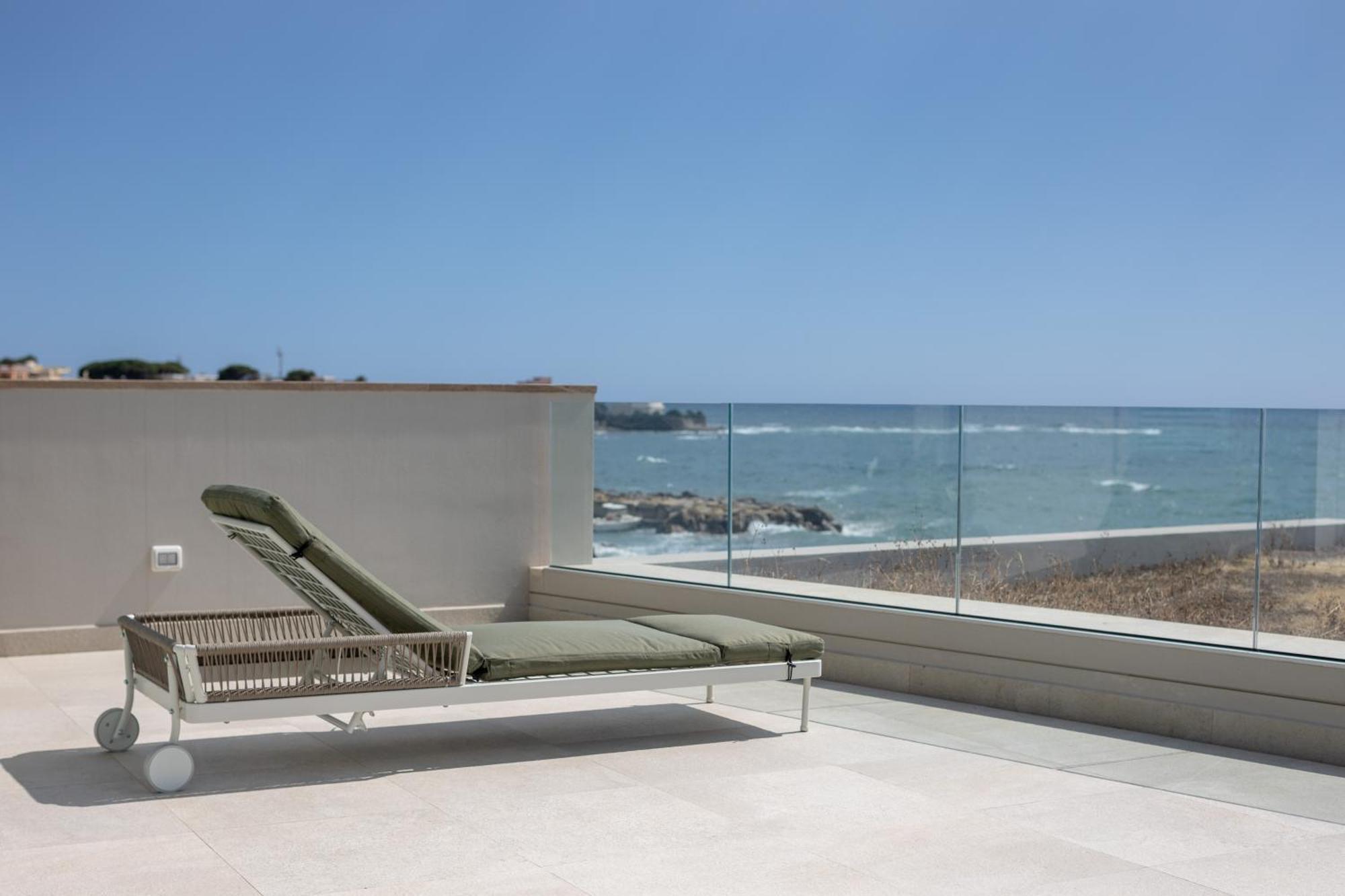 Le Suites Sul Mare Di Esterina Civitavecchia Exteriör bild