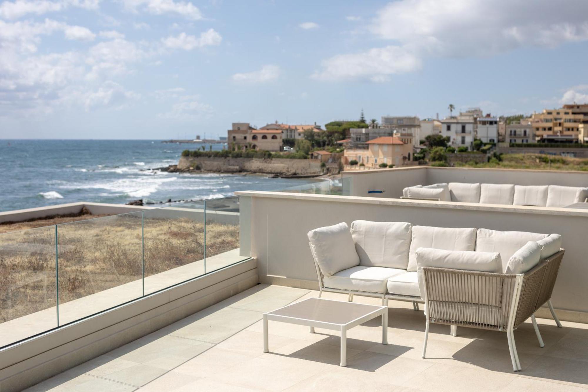 Le Suites Sul Mare Di Esterina Civitavecchia Exteriör bild